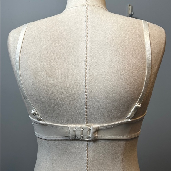 Marciano embellished bra with floral embroidery and beadwork size 36 D - Picture 6 of 10